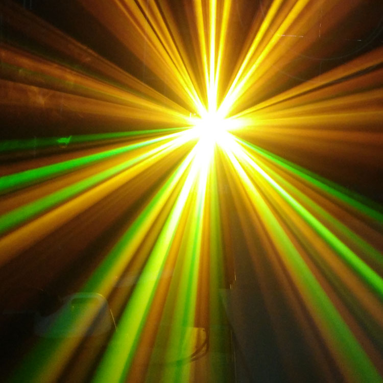 How the light beam is broken？