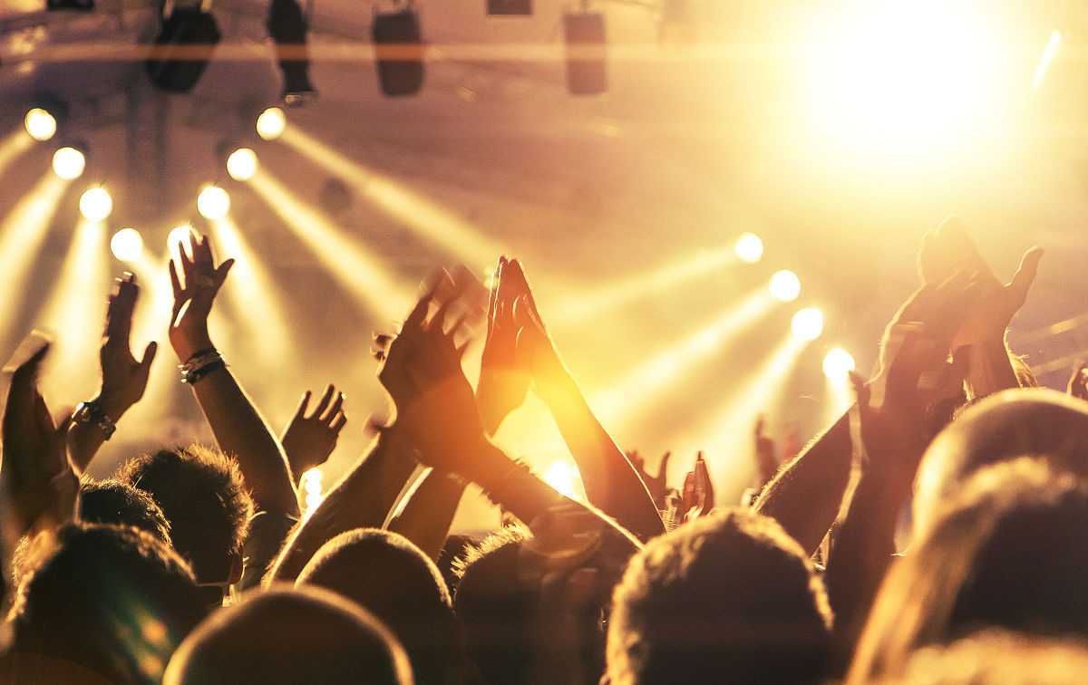 舞臺燈光對舞臺表演有哪些重要的作用？