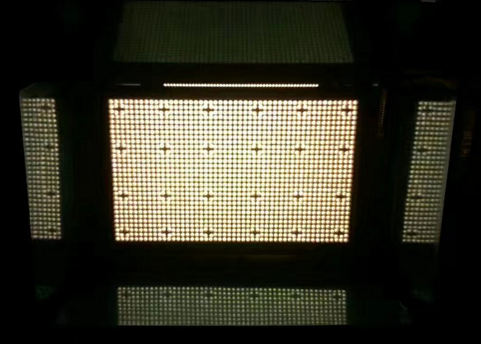 如何使用舞臺燈光設(shè)計多功能會議室效果圖